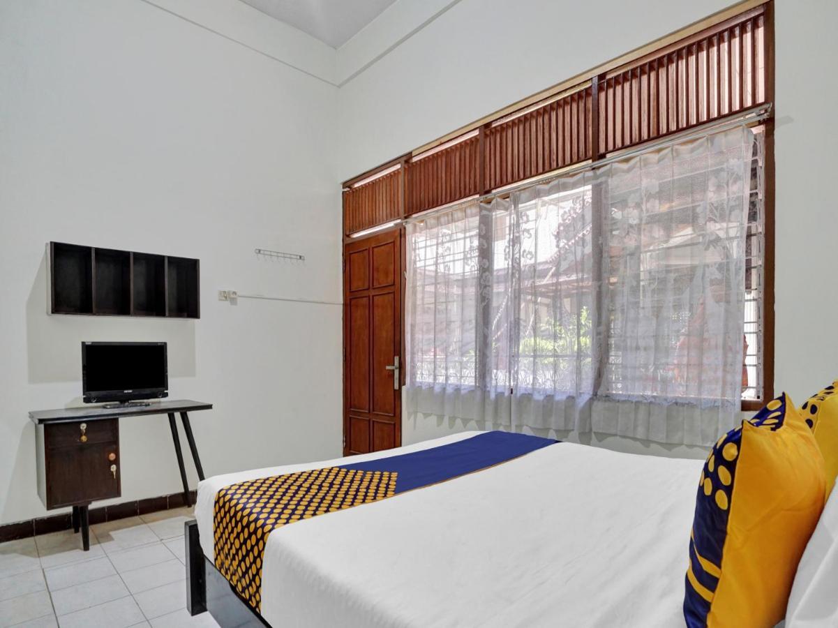 Oyo Life 90539 Taman Borobudur Guest House Syariah Blimbing  Exterior foto